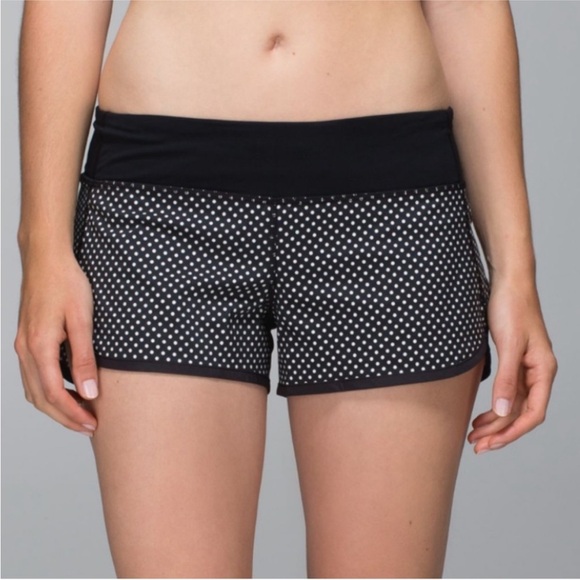 Lululemon speed short 2.5”,*LR, 2-Way Stretch, Size 4 - Picture 2 of 8